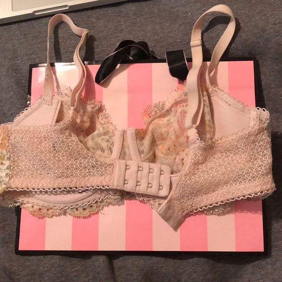 Unlined Victoria Secret Bra 32DD - Picture 3 of 3